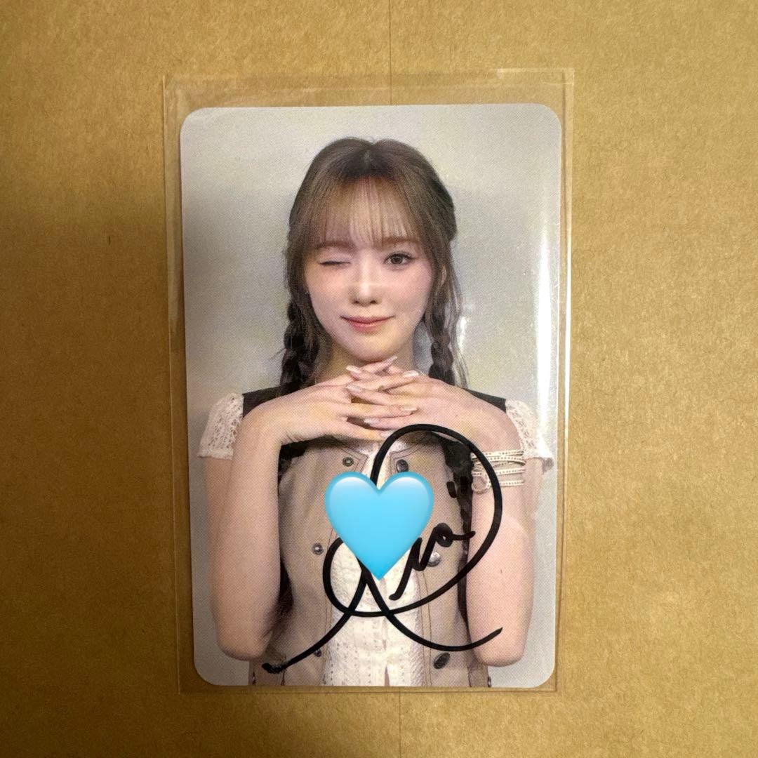 NiziUリオ　直筆サイン入りトレカ