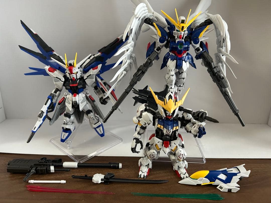 MGSD フリーダム、バルバトス、ウイングゼロEW HGマイティーストライク