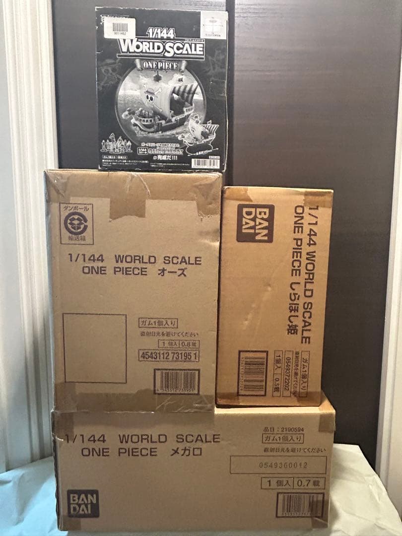 ワンピース　1/144 WORLD SCALE 4個セット