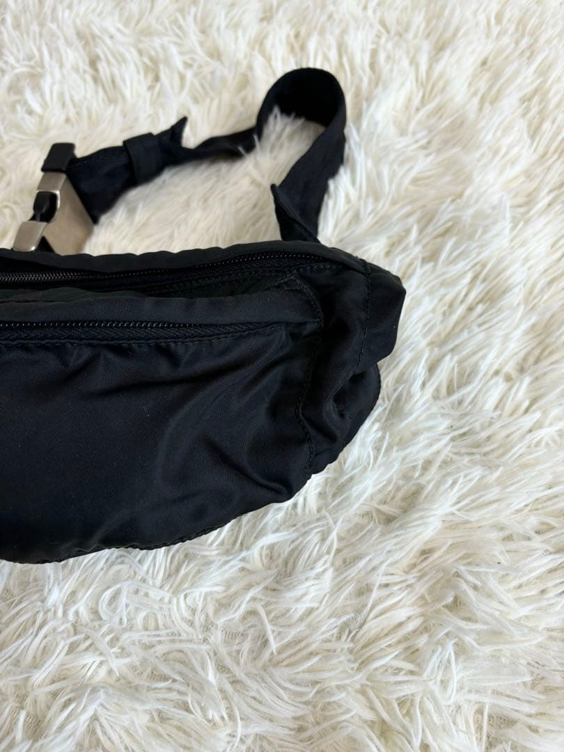 PRADA プラダ 三角ロゴプレート ポコノ ナイロン ボディバッグ