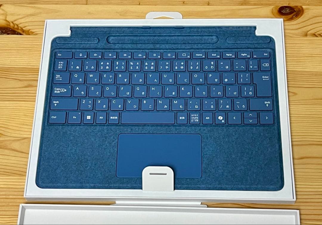 純正Surface Pro キーボード サファイヤ8XA-00233