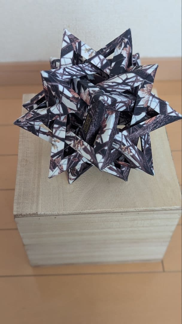 COLONISTA 星型装飾品 黒白カモフラージュ