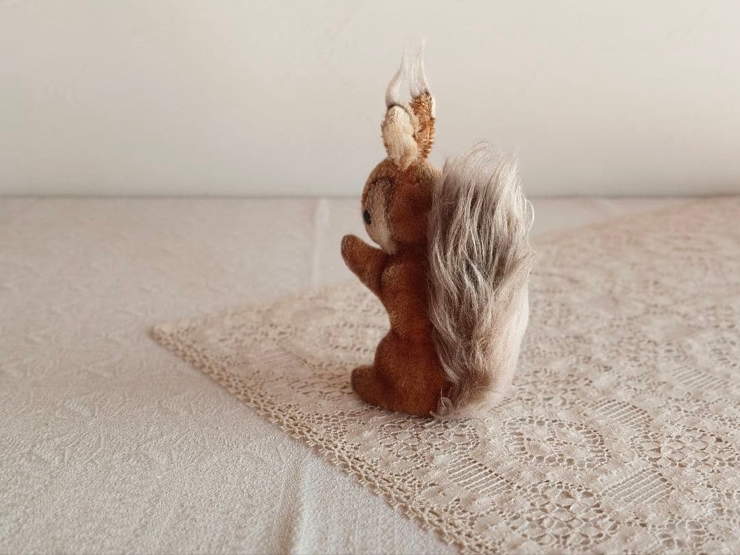 vintage squirrel ♡ 可愛い おねだりリスさん - メルカリ