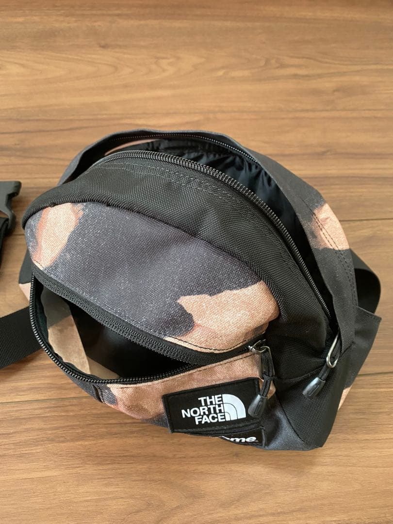 バッグ Supreme / The North Face Roo II \"Black\"