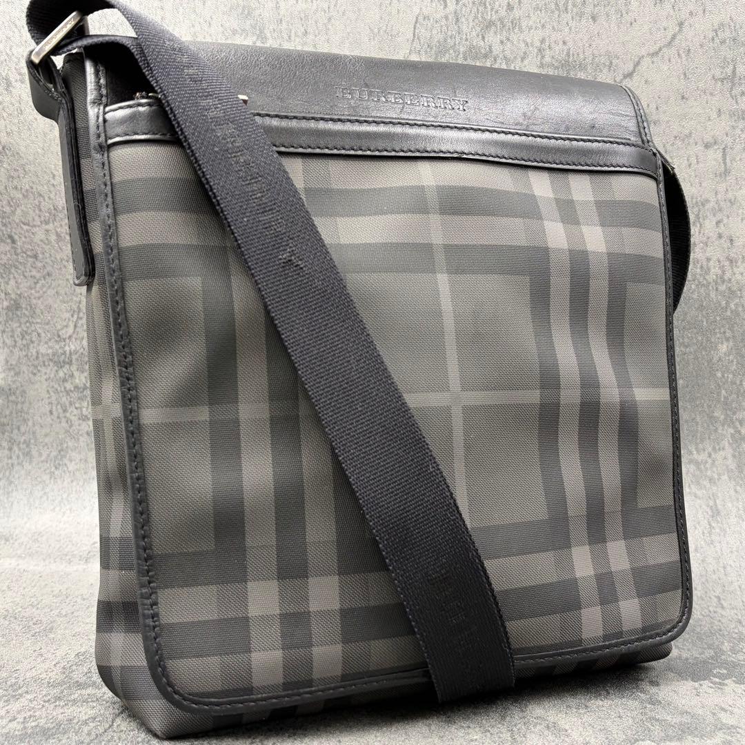 バーバリーロンドン メガチェック メッセンジャーバッグ レザー ナイロン 肩掛け