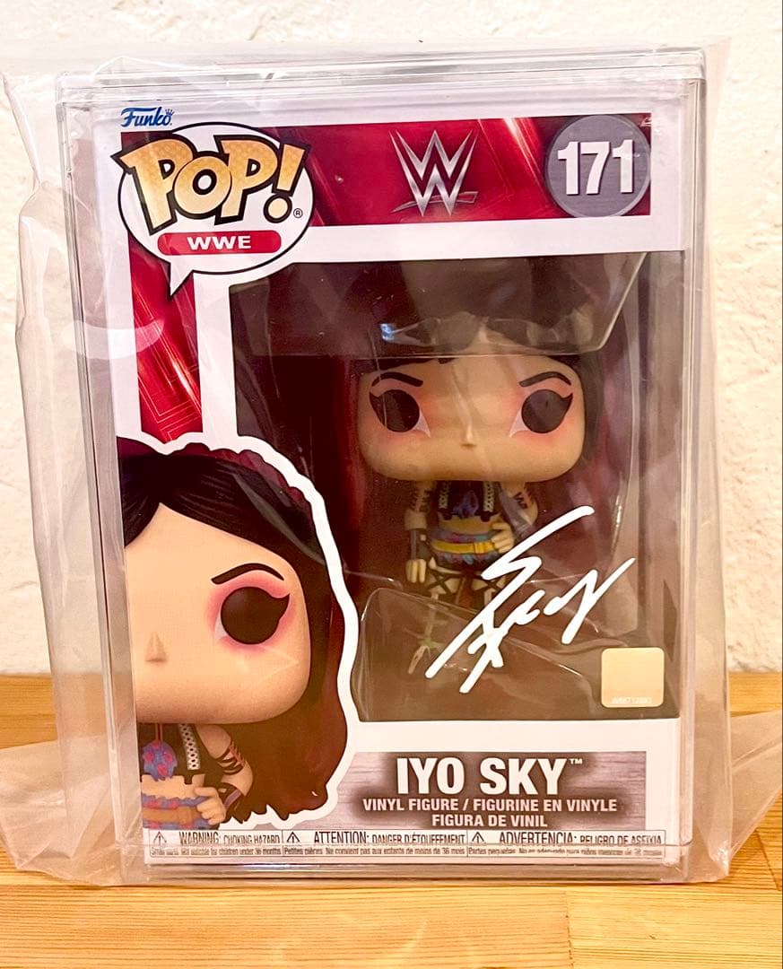 直筆サイン入り　Funko Pop WWE Iyo Sky ソフビフィギュア