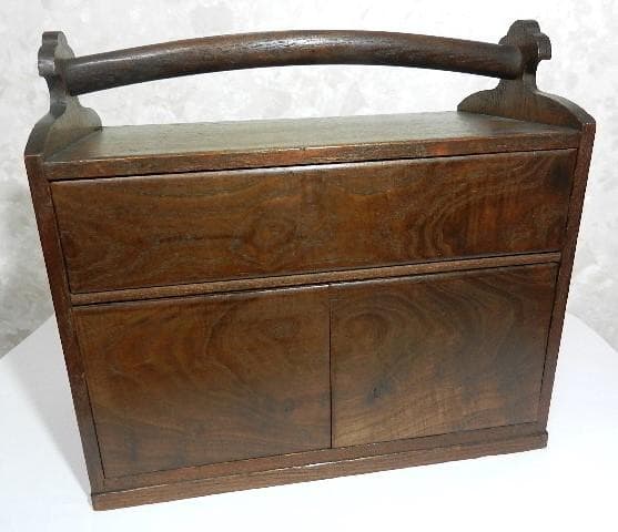 時代物の無精箱（ぶしょうばこ）