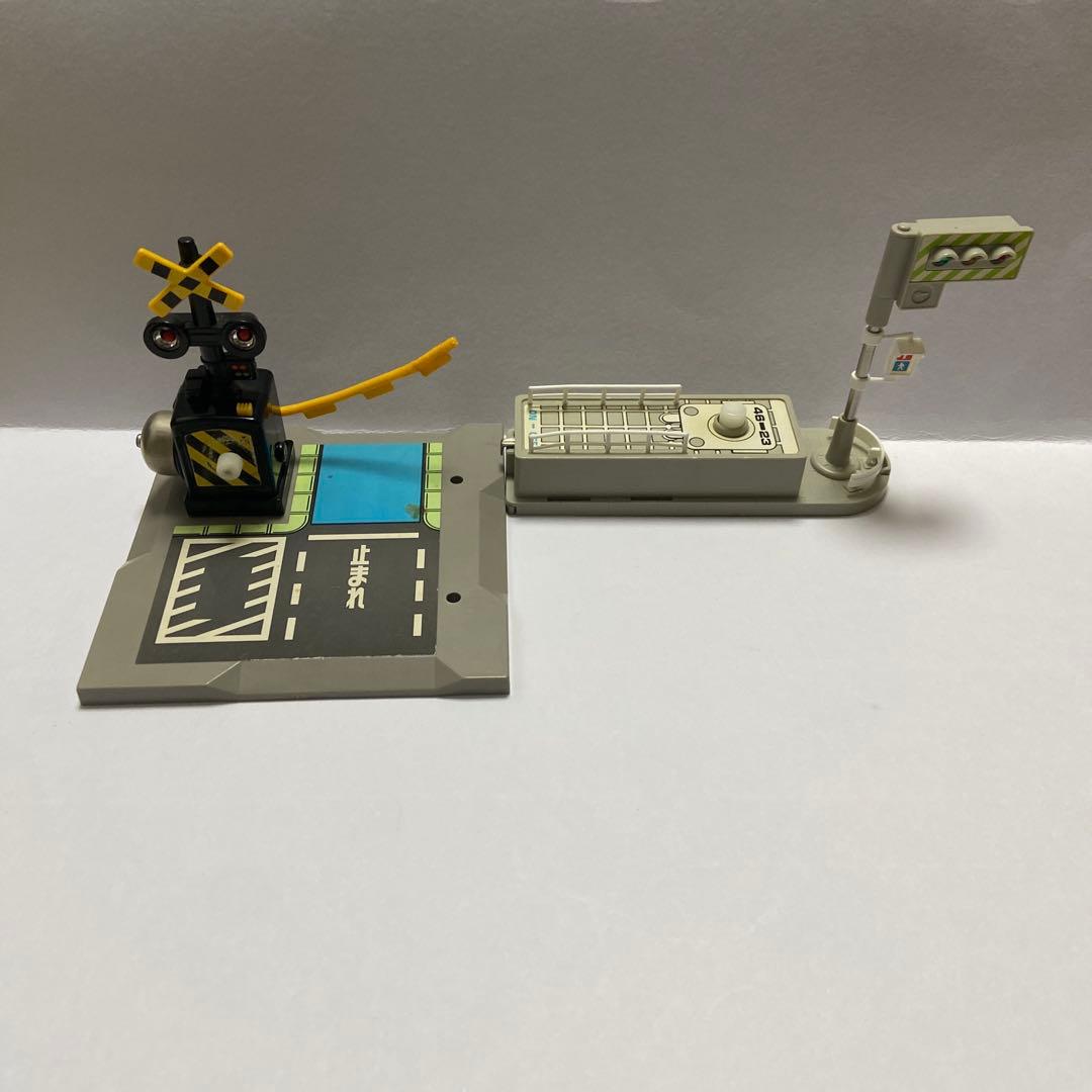 トミカ　トミカラマ、トミカタウン　信号機　踏切　日本製