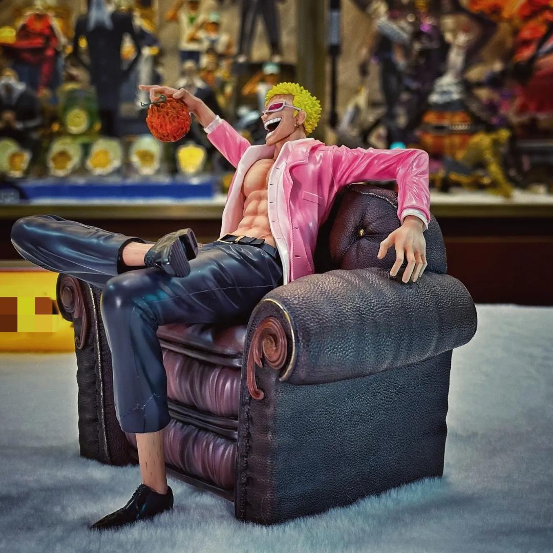 ワンピース ソファ スーツ ドフラミンゴ フィギュア ガレージキット