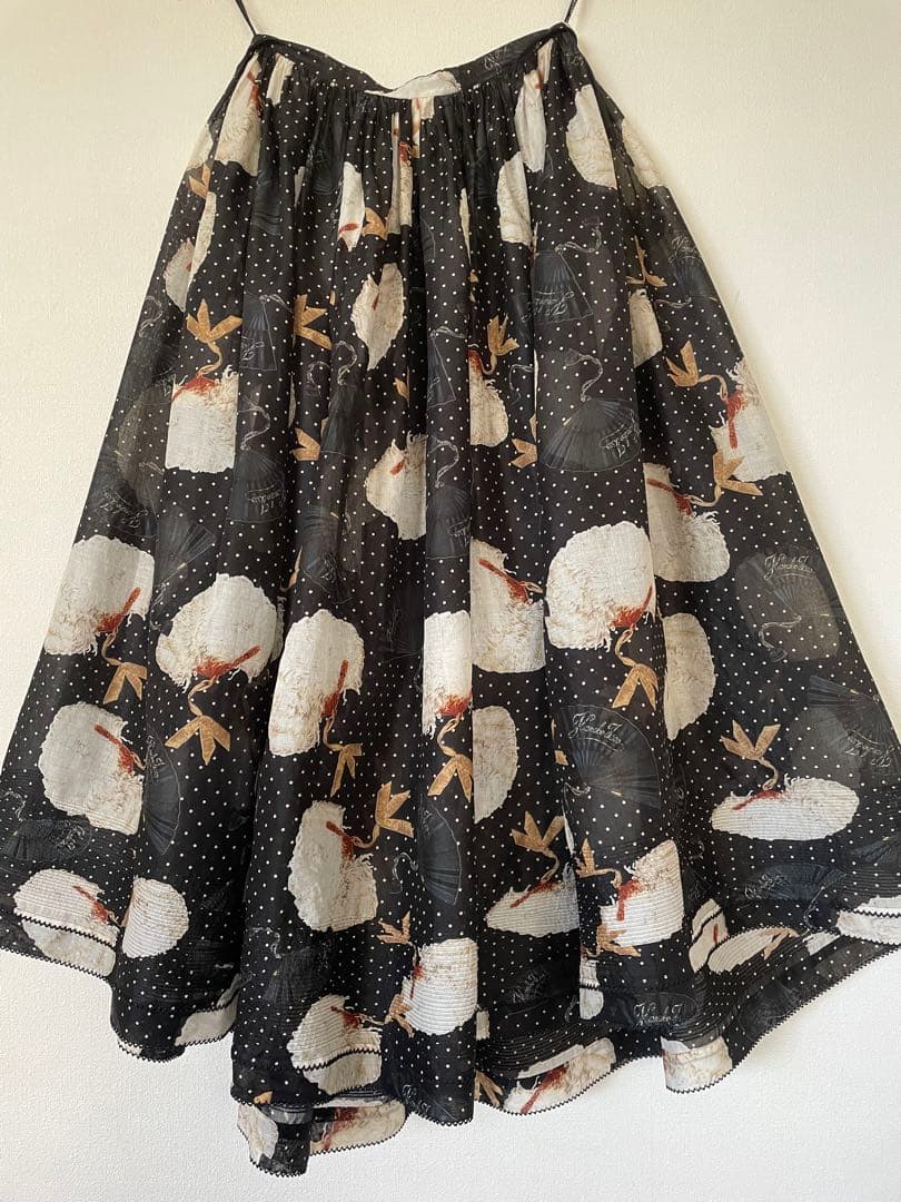 R*。様 カネコイサオ　綿オーガンジー　扇子柄スカート　W74 FANS / コンゲススロイド 扇子 せんす うちわ 白鳥 花柄 – nonnonnon