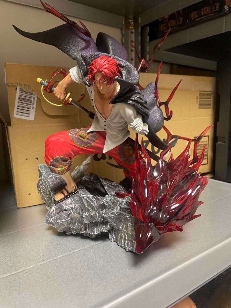 ワンピース　シャンクス　海外フィギュア