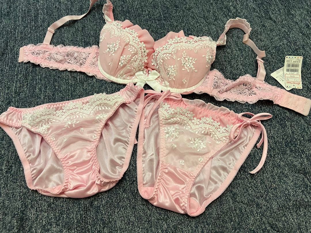 激レア エメフィール ブラショーツ3点セット ポリエステル100%サテン