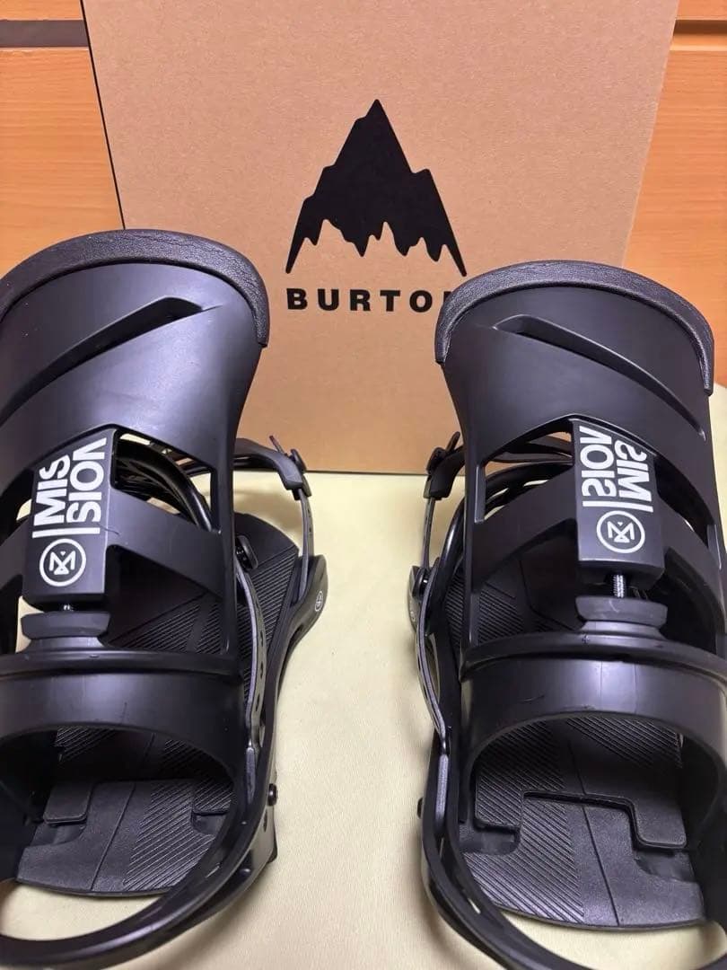 美品 BURTON バートン MISSION ミッション 24-25 Mサイズ