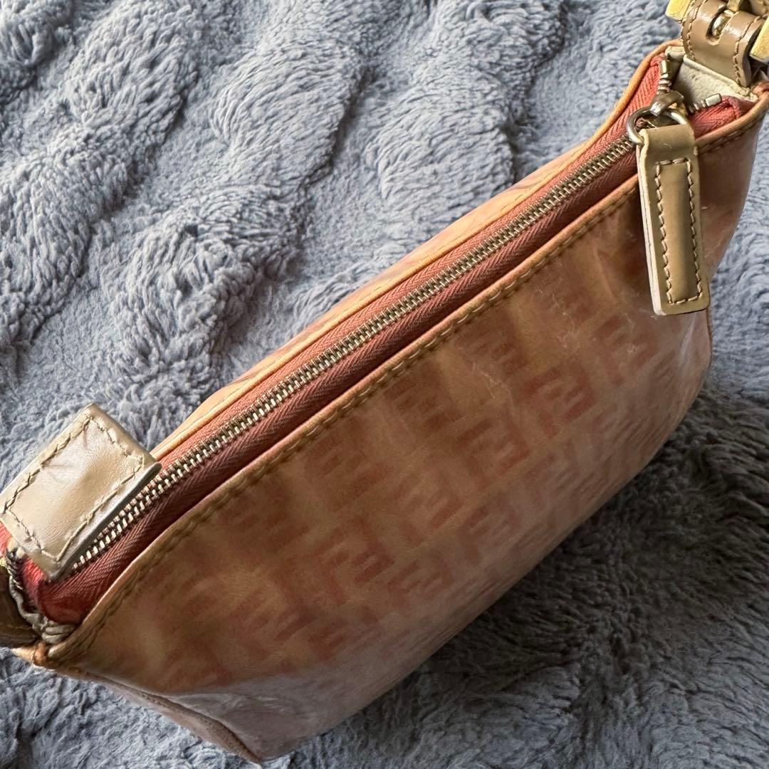 FENDI ハンドバッグ ズッカ柄 ピンク エナメル トップハンドル