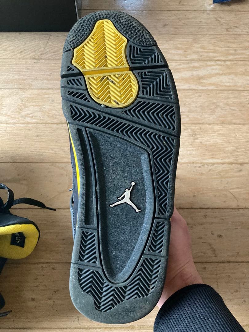 靴 Nike Air Jordan 4 Retro \"Thunder\"(2023)