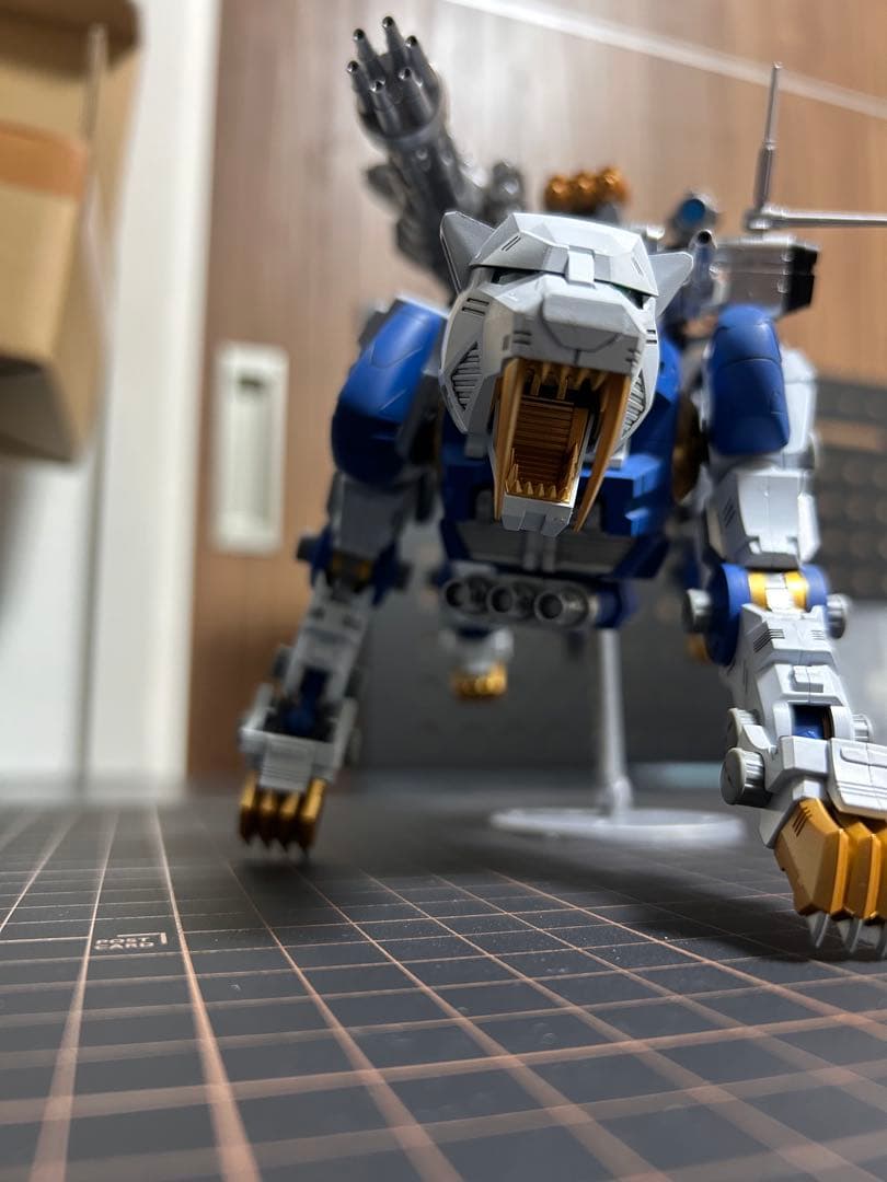 ゾイド タカラトミー リアライズ セイバータイガー(共和国仕様) - メルカリ