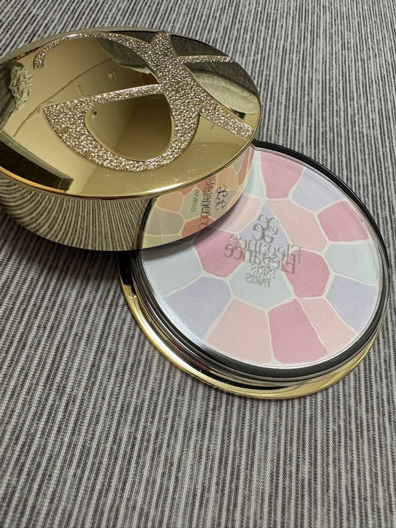 エレガンス プレストパウダー ラ プードル