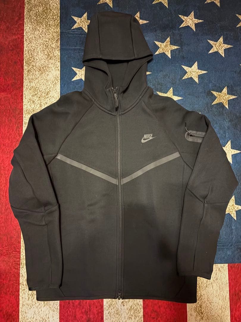 美品 テックフリース 黒 NIKE 赤タグ M 新品 メンズM ブラック 新作 テックフリース セットアップ 赤タグ NIKE