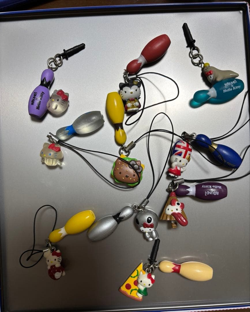 ラウンドワン ハローキティ ストラップ 7個 イヤホンジャック3個