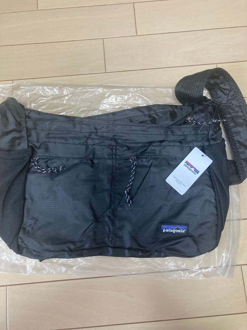 Patagonia Travel Courie トラベルバッグ 防水ブラック