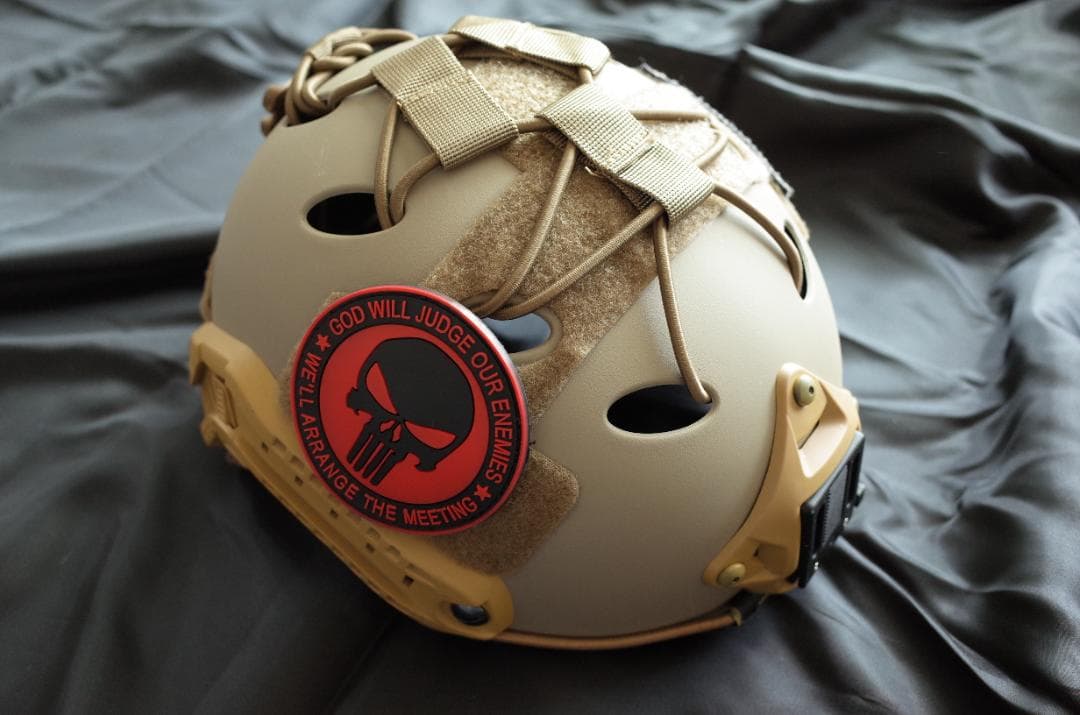 タクティカルヘルメット