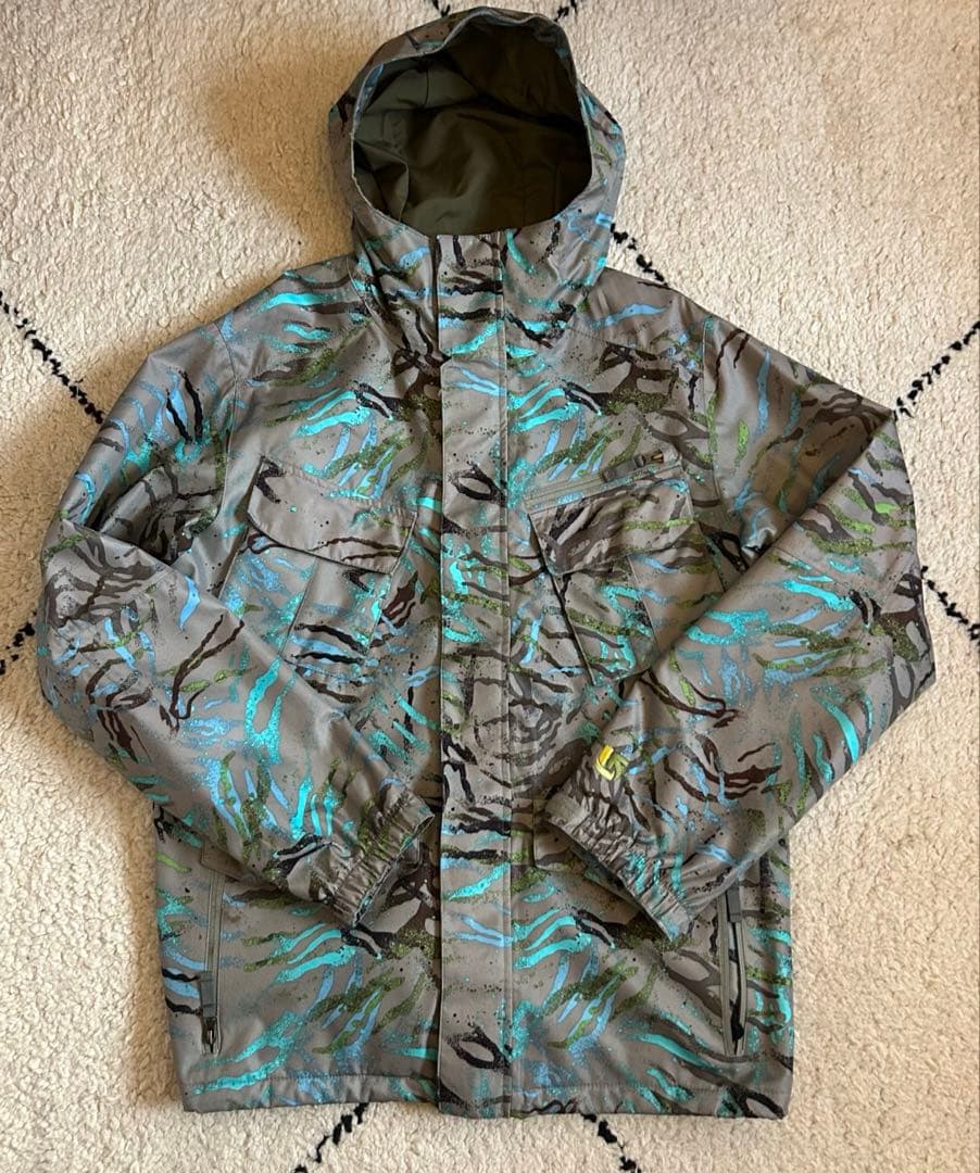 バートンDRYRIDE スノーボードウェア Mサイズ 迷彩柄