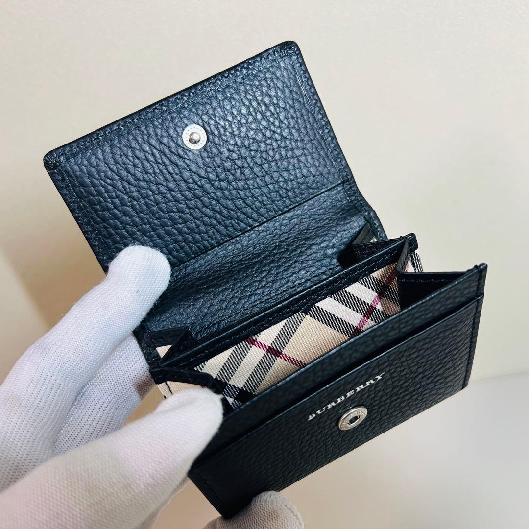 【未使用に近い】バーバリー ケース ブラック ノバチェック 箱付き