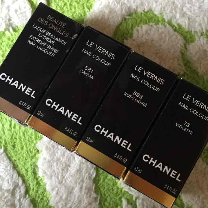 マニキュア シャネル