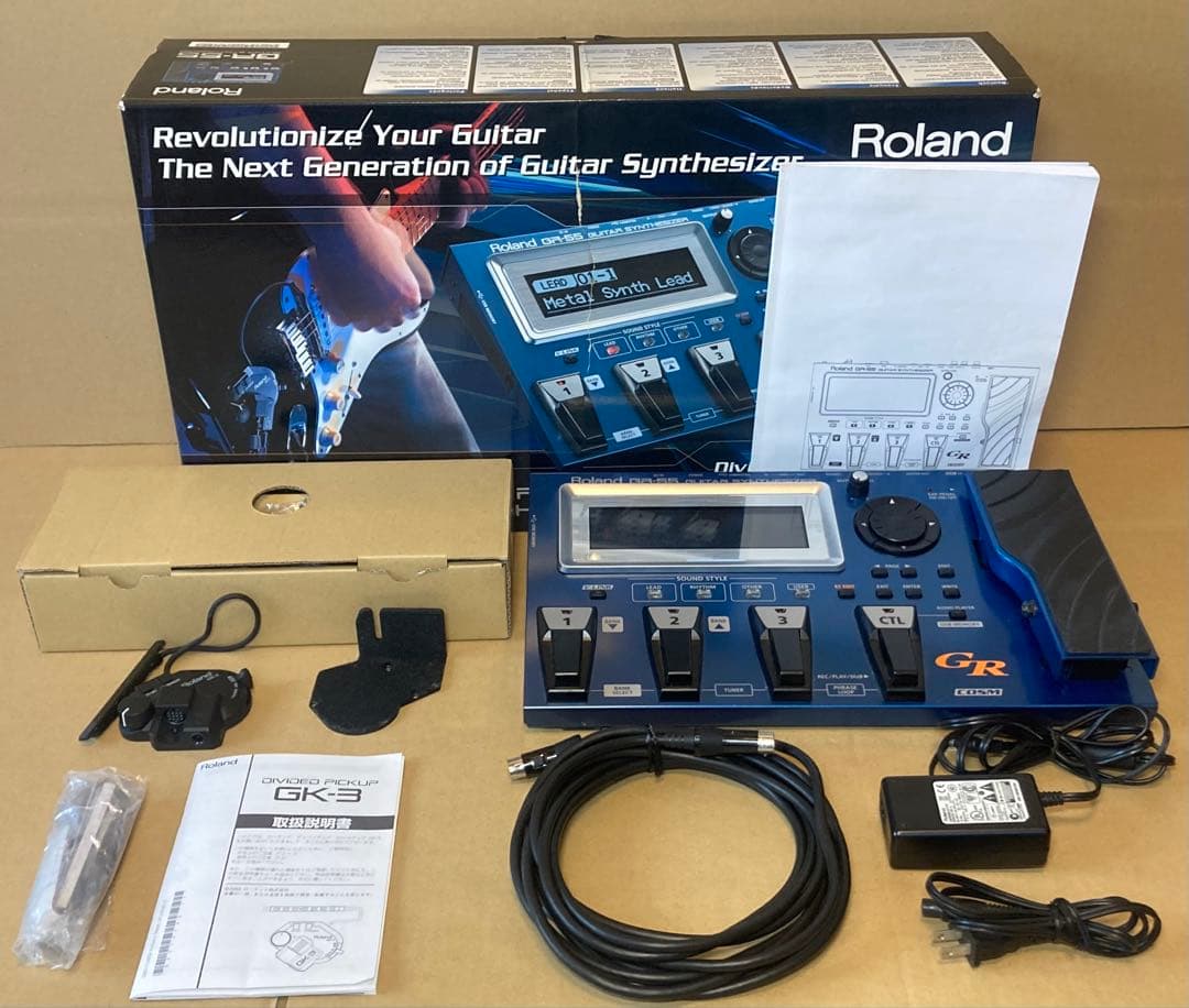 Roland ギター シンセサイザー GR-55 ピックアップ付属 GK-3 Roland GR-55 Guitar Synthesizer with GK-3 Pickup | Sweetwater