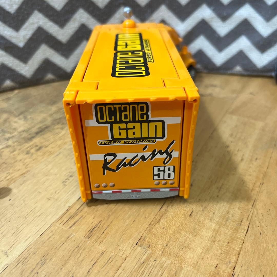 マテル カーズ オクタンゲイン 58 ハウラーとピットクルーセット