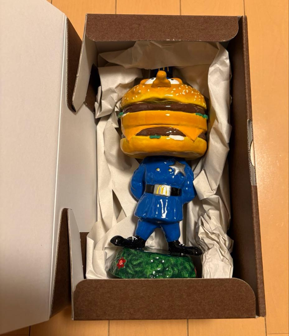 【新品】RBB Officer Big Mac Miniature Statue