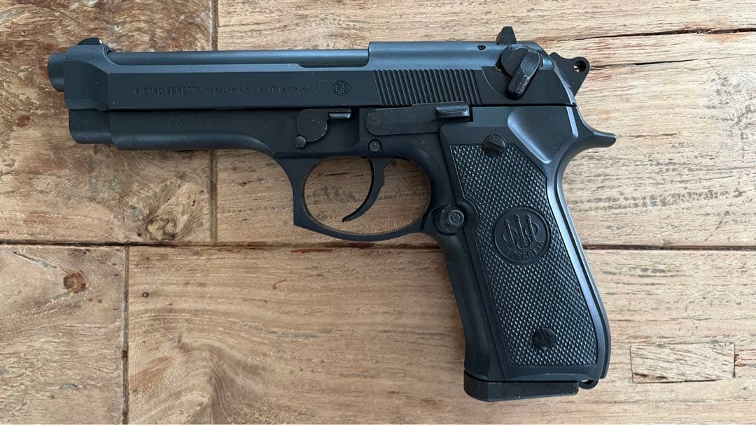 ウエスタンアームズ　ベレッタM92FS　ブローバックガスガン