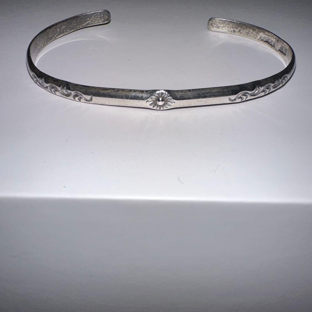 ARIZONAシルバー 装飾的オープンバングル