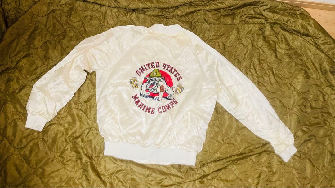 米軍放出品　USMC海兵隊　SOFFEサテンジャケット　白色　サイズL相当