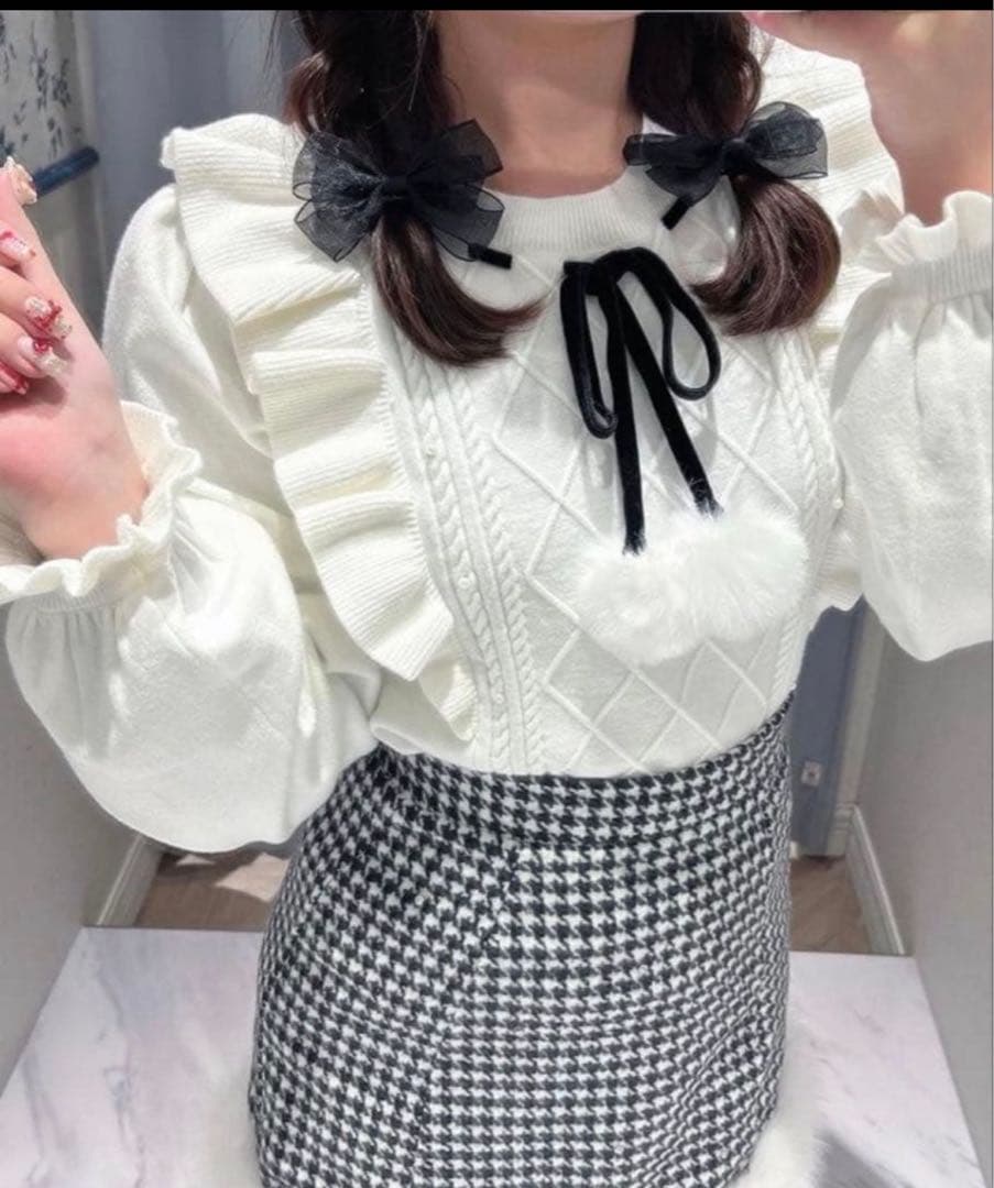 evelyn ファーリボンフリルニット - メルカリ