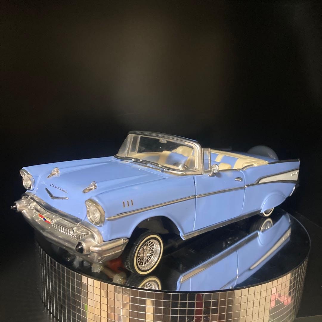 1957年シボレーベルエア　コンバーチブル　ローライダー　カスタム　1/18