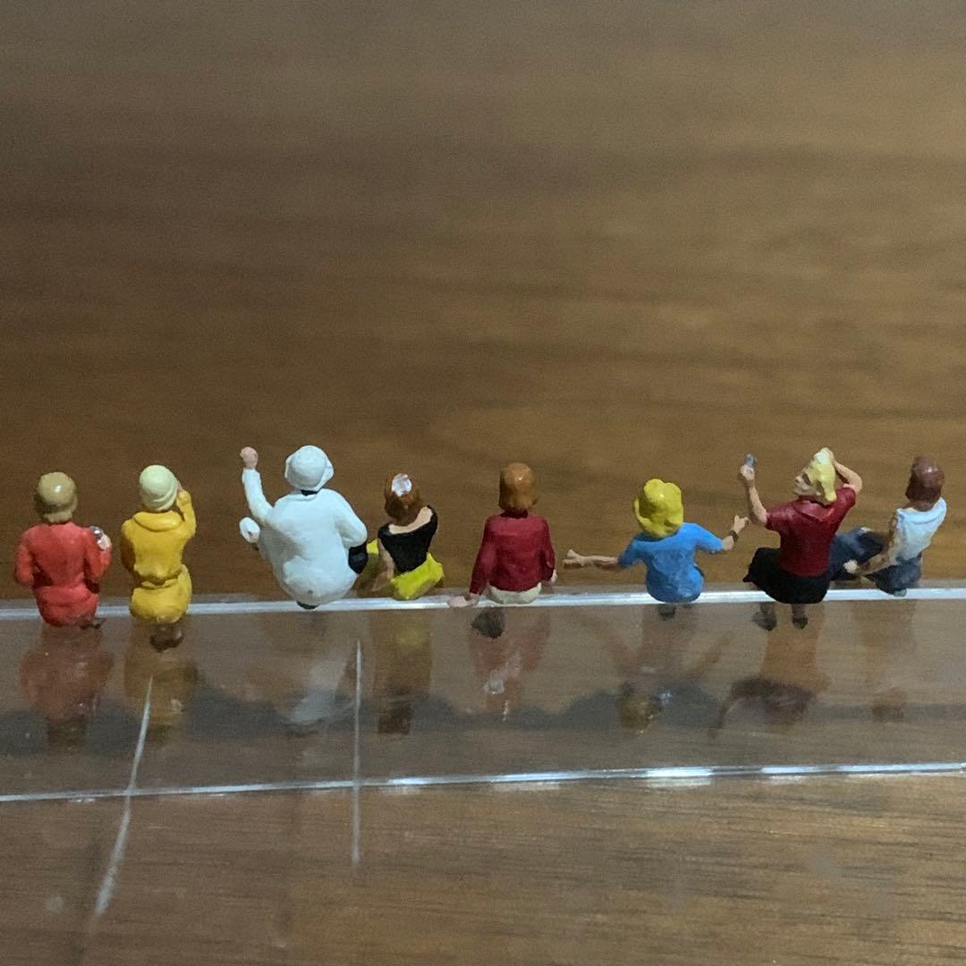 Preiser／プライザー □1/87 ミニチュア フィギュア 座ってる女性8人