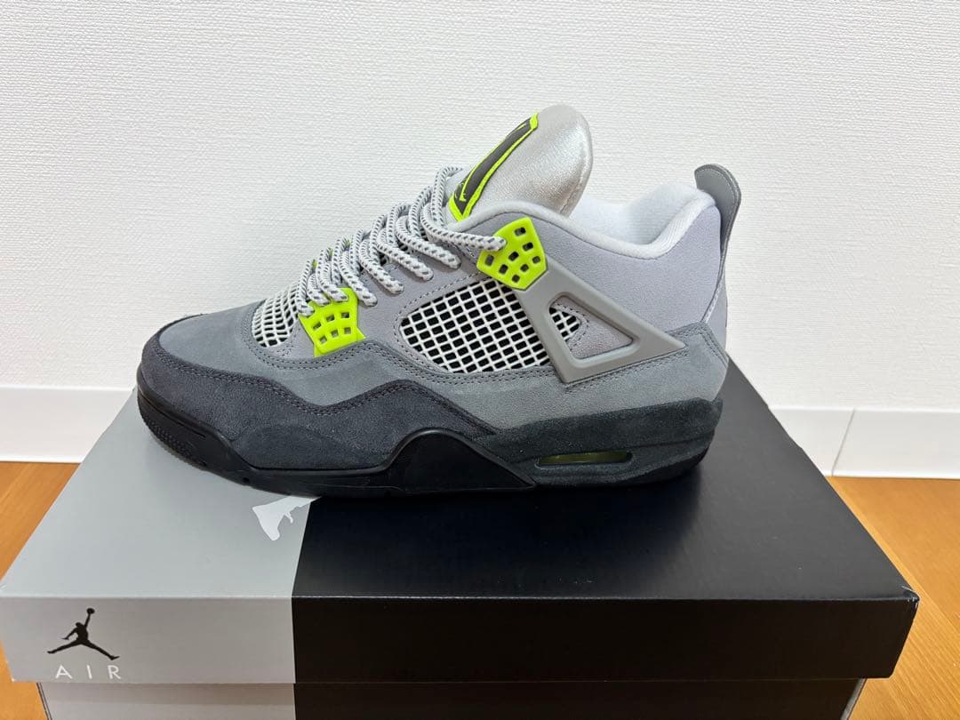 靴 Nike Air Jordan 4 Retro Se \"Neon\"