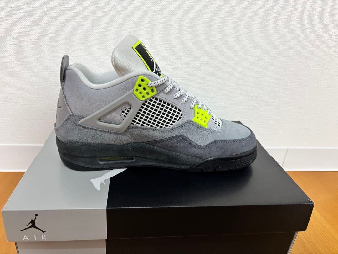 靴 Nike Air Jordan 4 Retro Se \"Neon\"