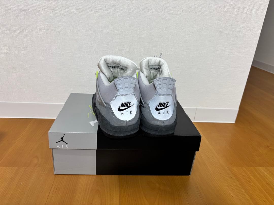 靴 Nike Air Jordan 4 Retro Se \"Neon\"