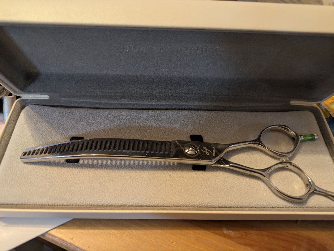 Lippsセニングシザー 10％〜15%