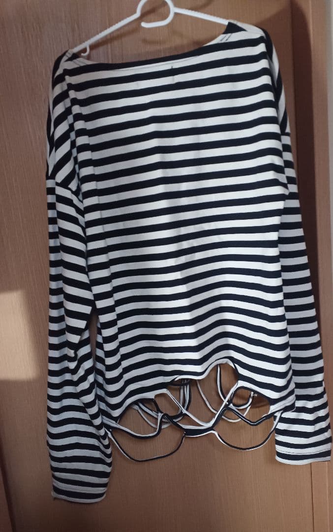 grancy 総柄ラインストーングラフィックロンT - メルカリ