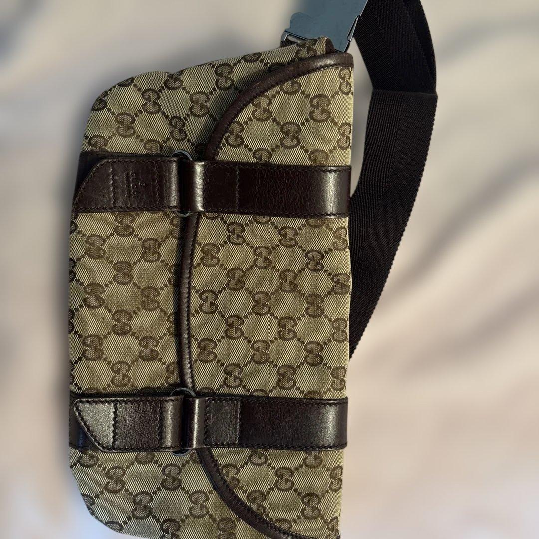 GUCCI GGパターン ボディバッグ GGパターン スモール クロスボディバッグ ・フォレストグリーン GG