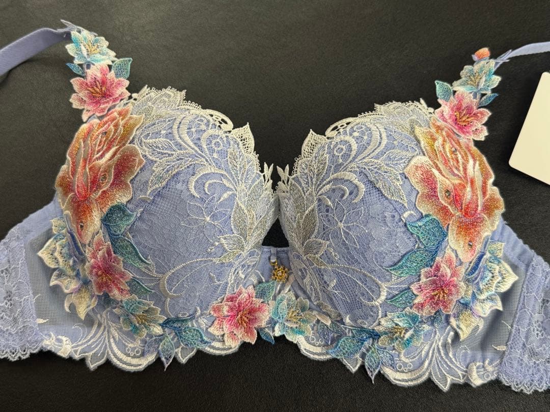 サルート 09グループ インドの花嫁 E70&ソングM PU 店舗限定 - メルカリ