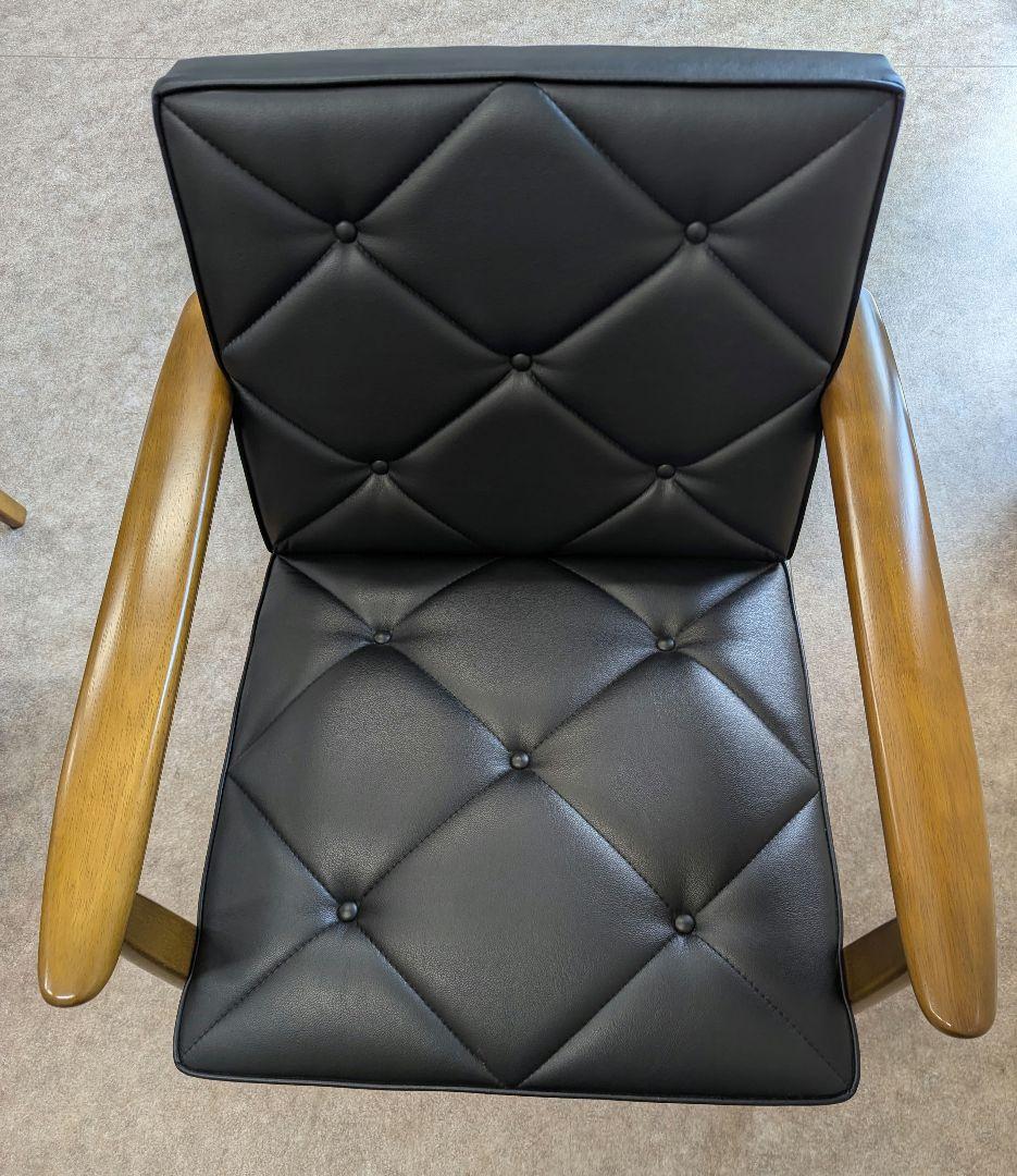 送料込み　カリモク家具　応接 1人掛け　合成皮革椅子　肘掛椅子　WS1180BW