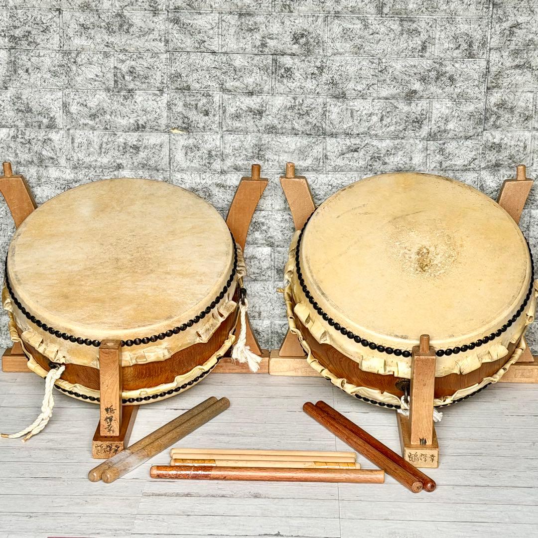 短胴和太鼓 打面一尺三寸・全長七寸・短胴羅武・台座付 諏訪工芸｜和太鼓販売