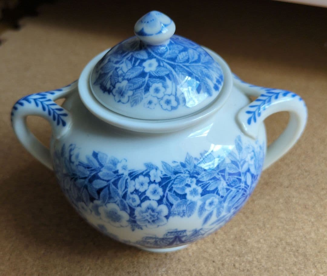 絵本作家　安野光雅　「壺の中」陶磁器壺 童話屋から絵本「壺の中」の壺が出ました。 : 絵本屋ティール