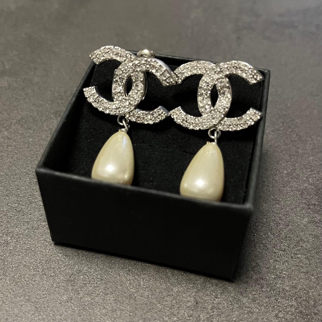 CHANEL ノベルティ　ピアス