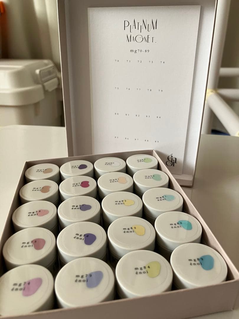 enoi プラチナマグ mg70-89 台紙付き　カラーサンプルチップ付き