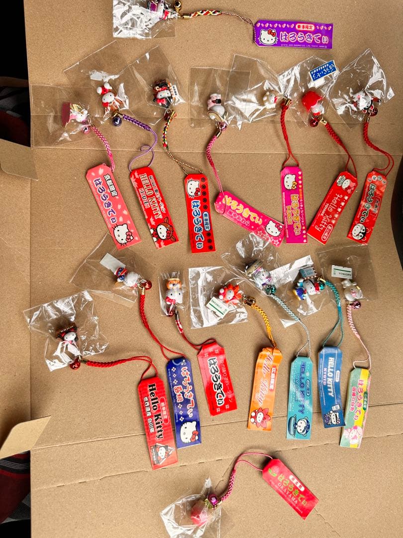 ご当地キティ まとめ売り　根付　根付け　ストラップ